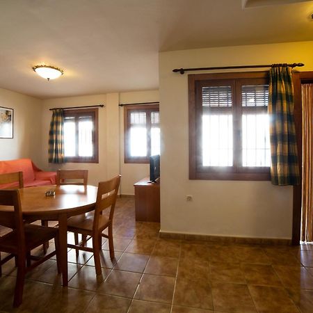 Apartamentos Berrocal Alcala del Jucar Extérieur photo